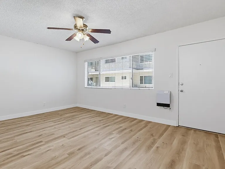 6407 10th Ave — Photo 12