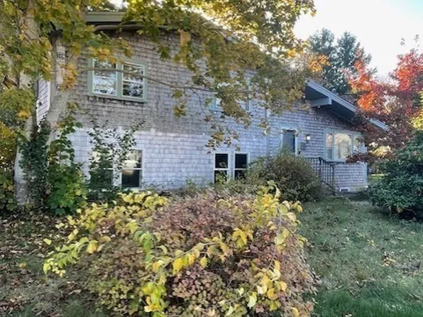 7 Cheryl Ave, Plymouth, MA 02360