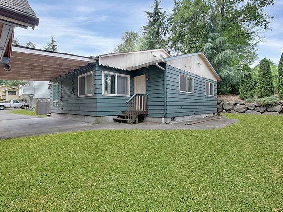 5th image of 2648 S 135th St
