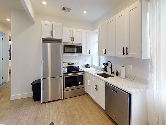 2nd image of 622 Myrtle Ave #2F