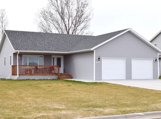 2003 Washington Ave, Thief River Falls, MN 56701