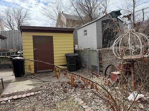 3rd image of 1921 S Helen St