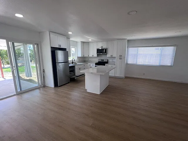 4 bed, 2.0 bath, 1260 sqft, $4,500 — Photo 3