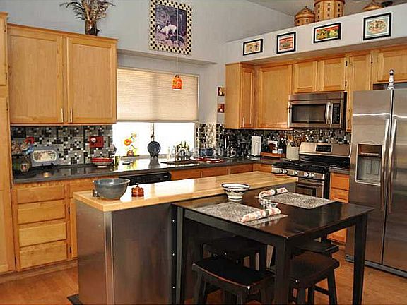 2nd image of 729 Heritage Point Dr