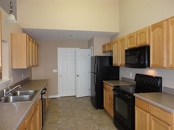 5th image of 2420 Louisiana Dr