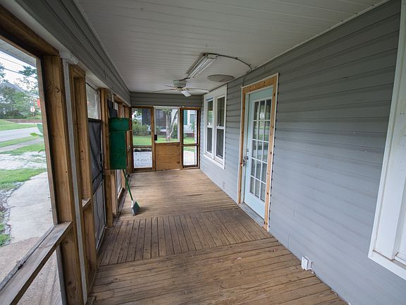 4th image of 410 S Houston St
