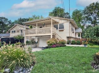 521 E Lake Ave, Round Lake Beach, IL 60073