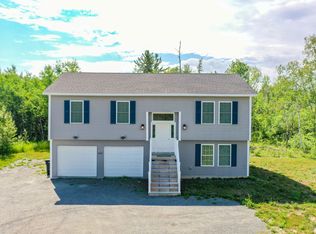 370 Davis Rd, Bangor, ME 04401