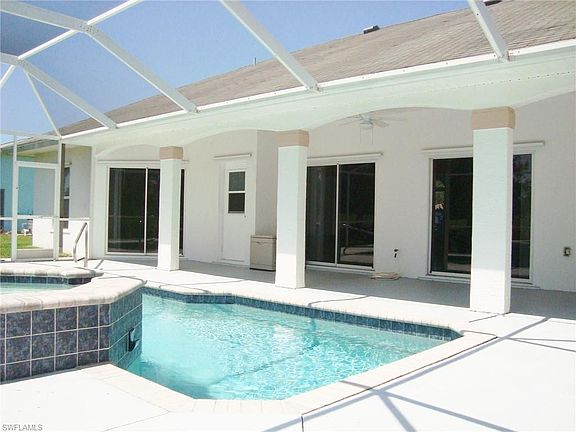 5th image of 823 SE 3rd Pl
