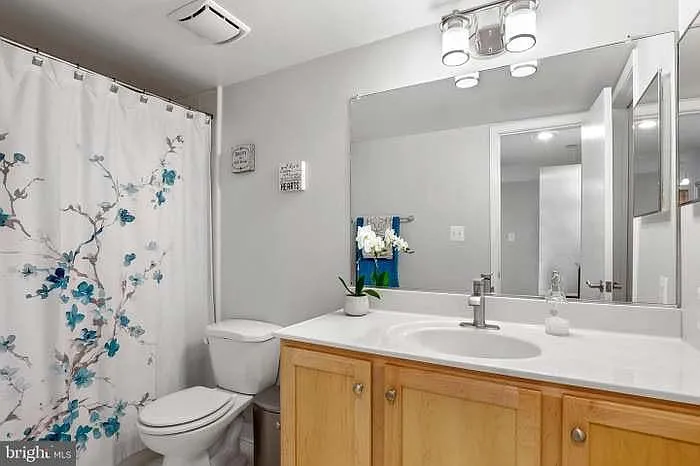 1001 N Randolph St #405 — Photo 7