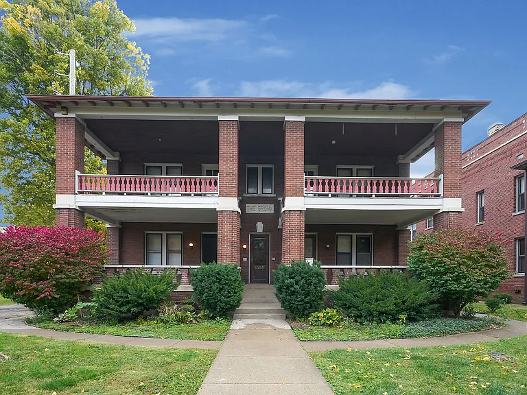 The Bronx on Central - Luxury Living in Old World Setting — Photo 22
