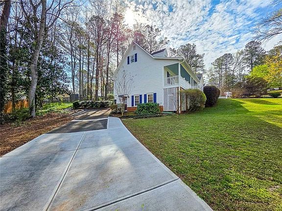 4th image of 255 Martin Ridge Dr SW