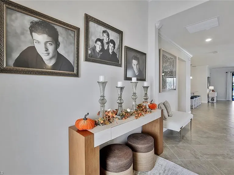 9207 Shadow Oak Ln — Photo 3