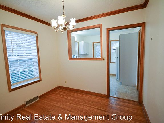 5th image of 827 2nd St NW