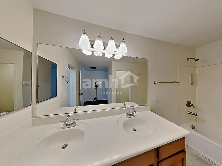 10123 E Isleta Ave — Photo 11