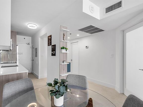 3rd image of 100 Lincoln Rd #539
