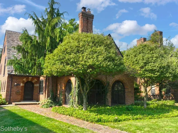 1110 South Dr, Flint, MI 48503