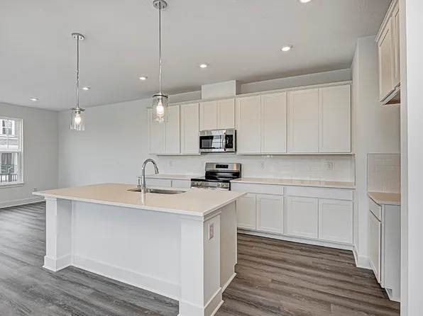 5748 Arcade Blvd, McCordsville, IN 46055