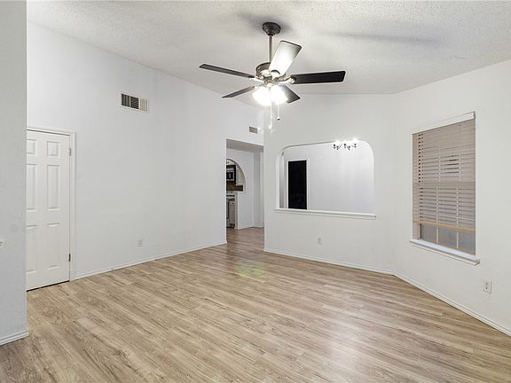 4th image of 2919 Fairchild Dr