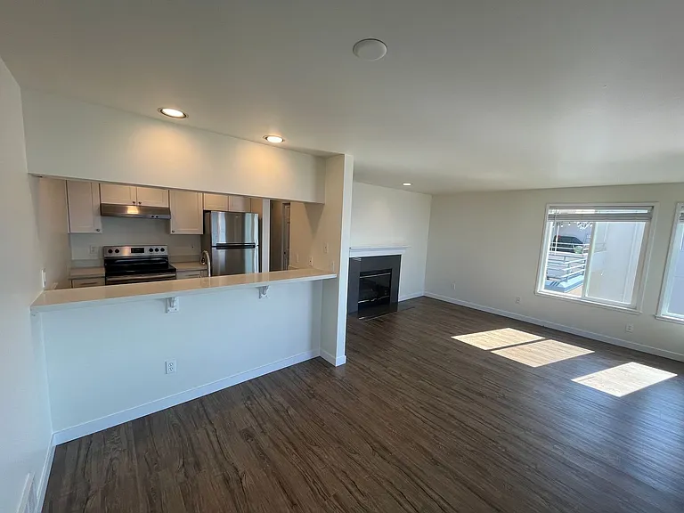4208 Beach Drive — Photo 35