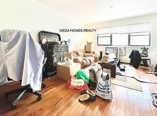 25-69 12th St #2, Astoria, NY 11102