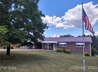 137 Crawley Dr, Forest City, NC 28043