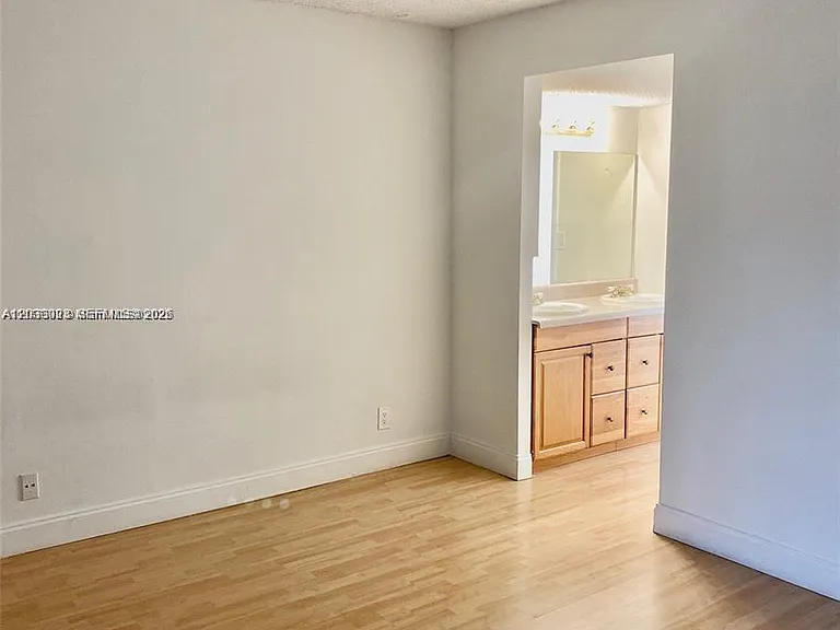 159 Lakeview Dr #204 — Photo 11