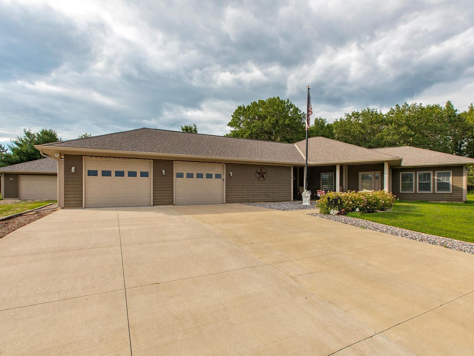 15212 667th St, Wabasha, MN 55981 | Zillow