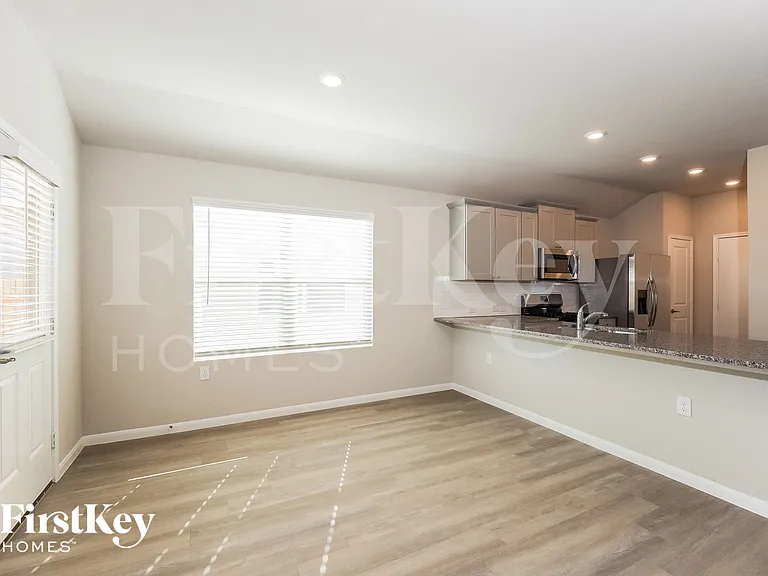 4435 Meadowland Pl — Photo 4