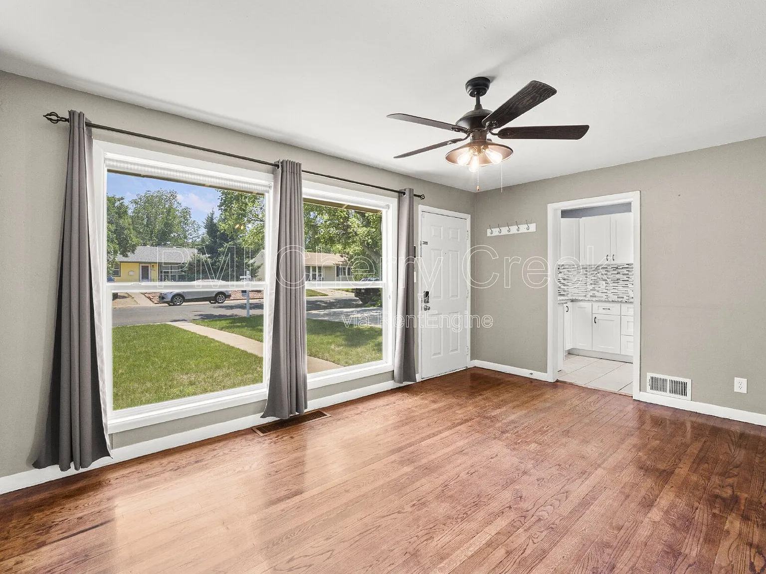 3 bed, 1.0 bath, 835 sqft, $2,800 — Photo 4