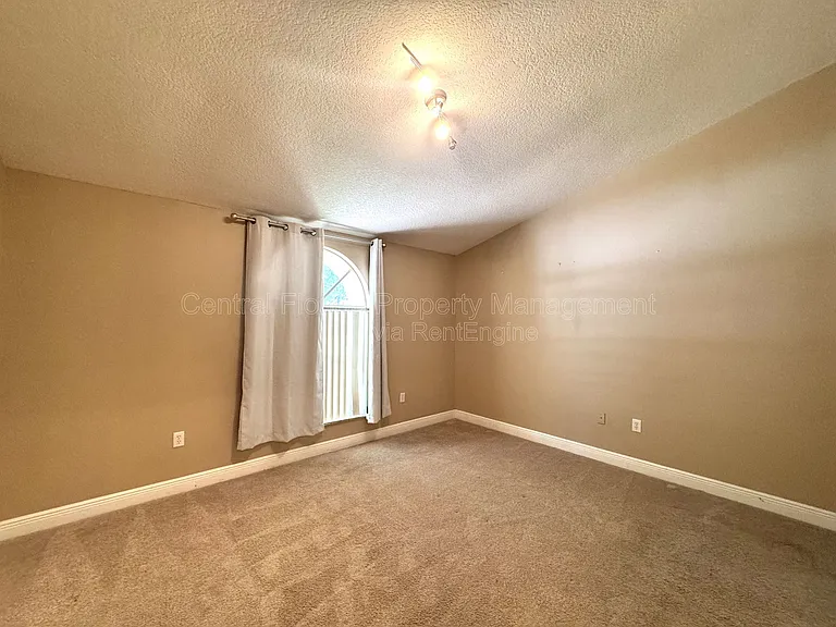 820 Briargrove Ave — Photo 5