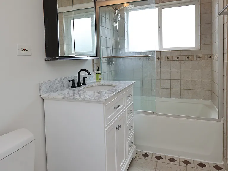 613 Leamington Ave — Photo 22