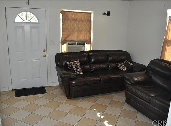 5th image of 3042 La Clede Ave