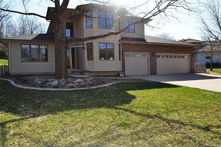 1st image of 400 E Meadowlark Trl