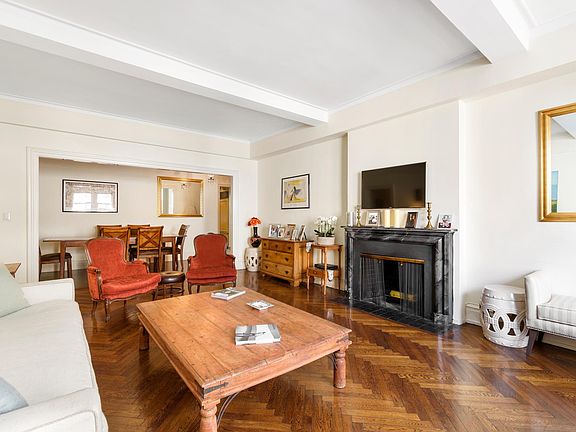 4th image of 1070 Park Ave #10C