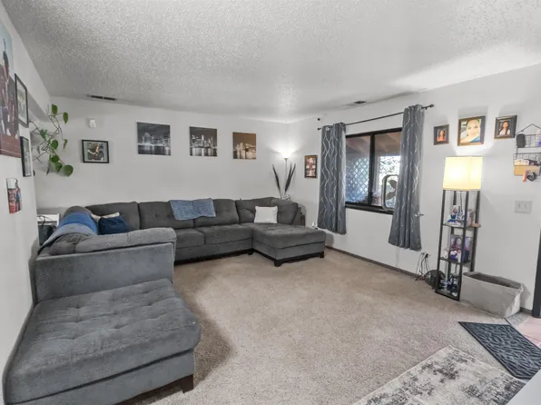326 La Luz Dr, Taos, NM 87571
