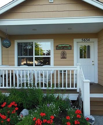 3rd image of 5634 Applewood Dr