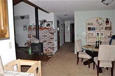 5th image of 1000 Larsen Ct