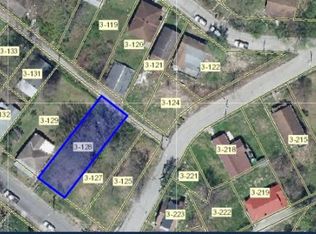 1608 Red Oak St, Charleston, WV 25387