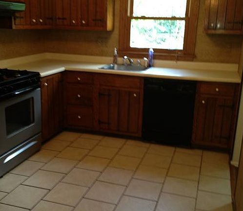 5th image of 1297 Old Meadow Rd
