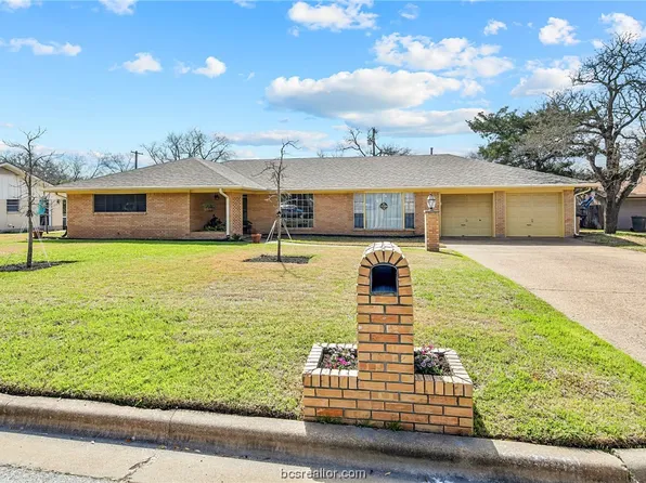 2310 Bristol St, Bryan, TX 77802