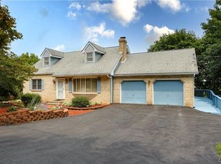 2577 Grove St, Slatington, PA 18080