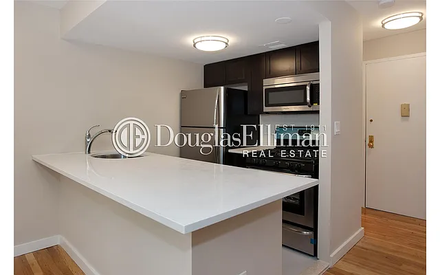 Rented by Douglas Elliman | media 27