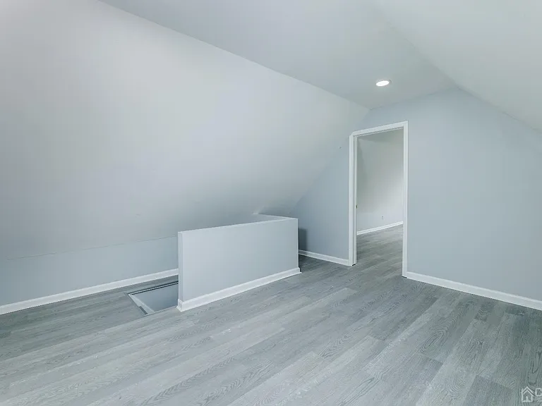 80 Heald St — Photo 14
