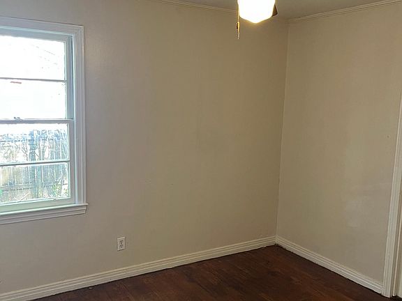 5th image of 2462 McLaughlin Dr