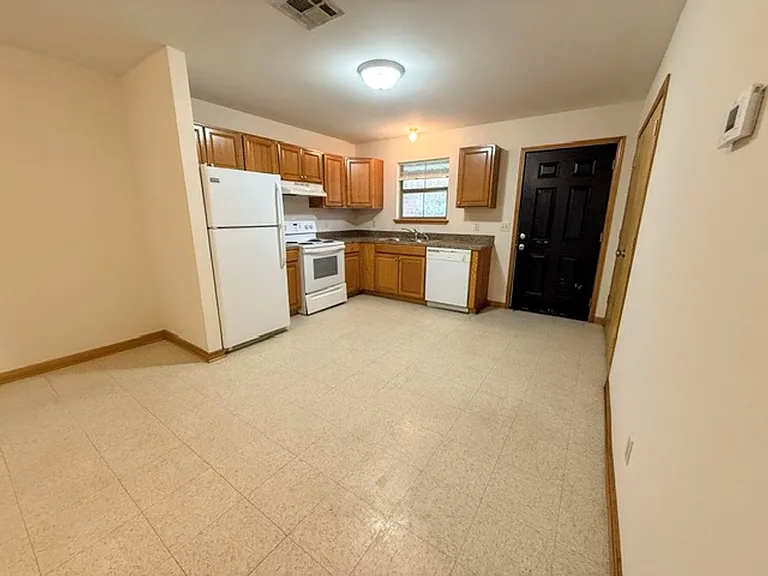 2520 Crockett St — Photo 6