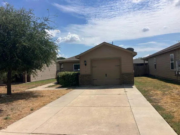 332 Farmer Ln, Jarrell, TX 76537