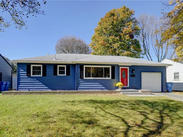 37 Lyncrest Dr, Rochester, NY 14616
