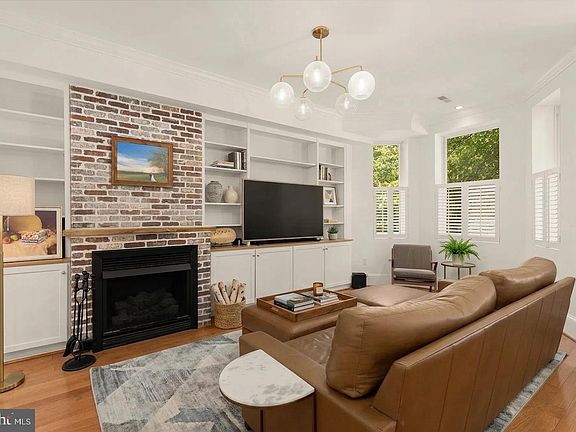 5th image of 502 12th St NE