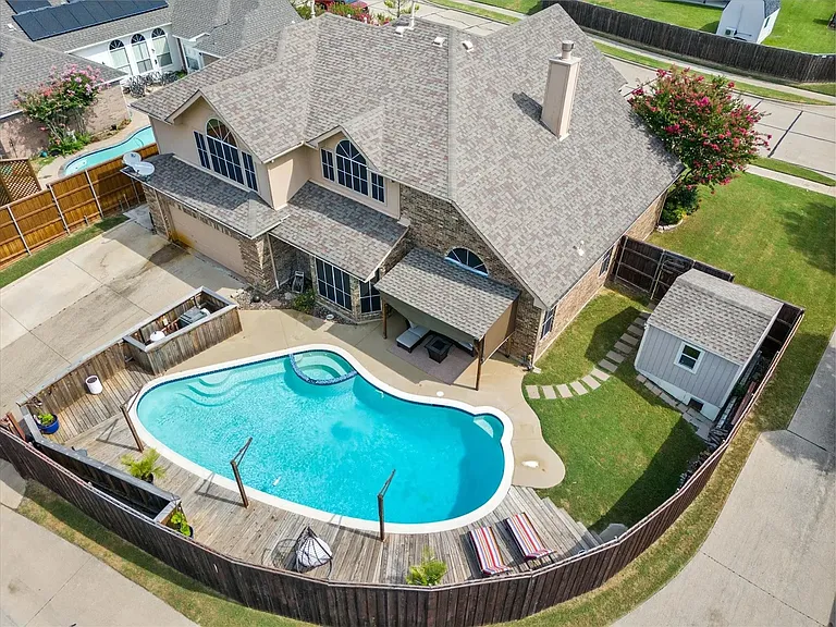 8902 Watersway Dr — Photo 3